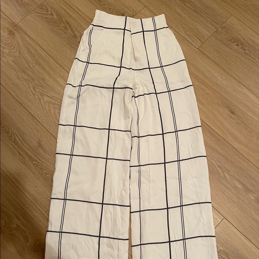 Equipment pants